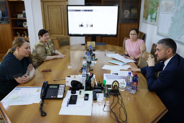 Губернатор Zабайкалья обсудил вопросы образования региона с замминистра просвещения РФ